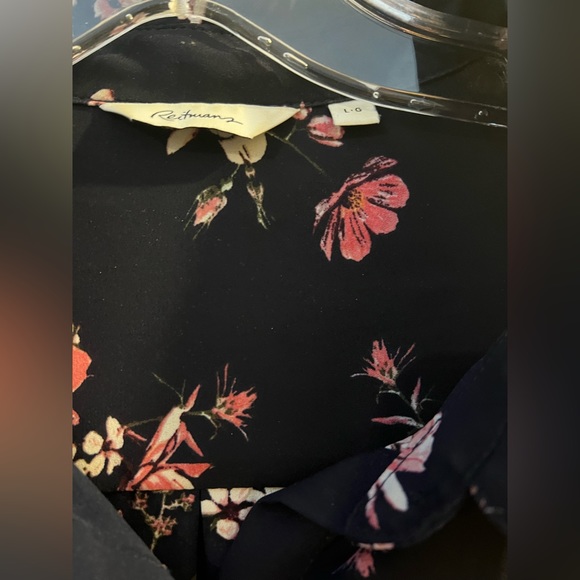 Long Sleeve Floral Blouse - Picture 4 of 4